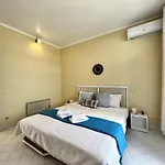 Sunset With Pool By Homing Lägenhet *