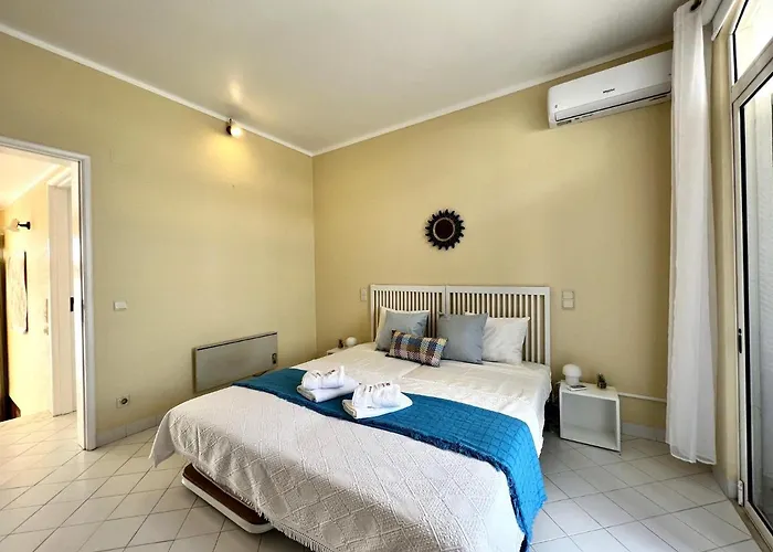 Sunset With Pool By Homing Appartement *