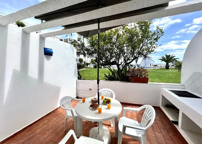 Sunset With Pool By Homing Appartement