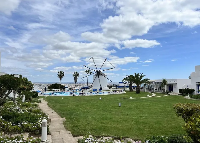 Sunset With Pool By Homing Appartement